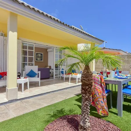 Villa Atenas By *