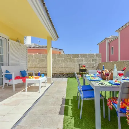 فيلة Atenas By *