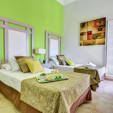 Atenas By * אדחה