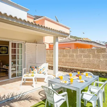 Villa Atenas By *